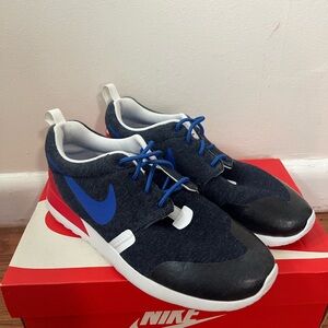 Nike Roshe Run France Sneaker Youth size 4